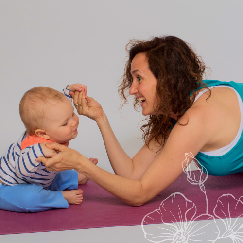 Yoga postnatal avec bébé